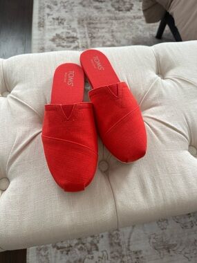 NEW Toms Red Canvas Backless Slip-On Mules Size 9